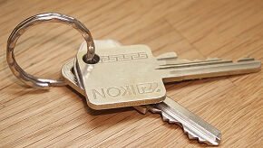 Schlüssel auf Holz